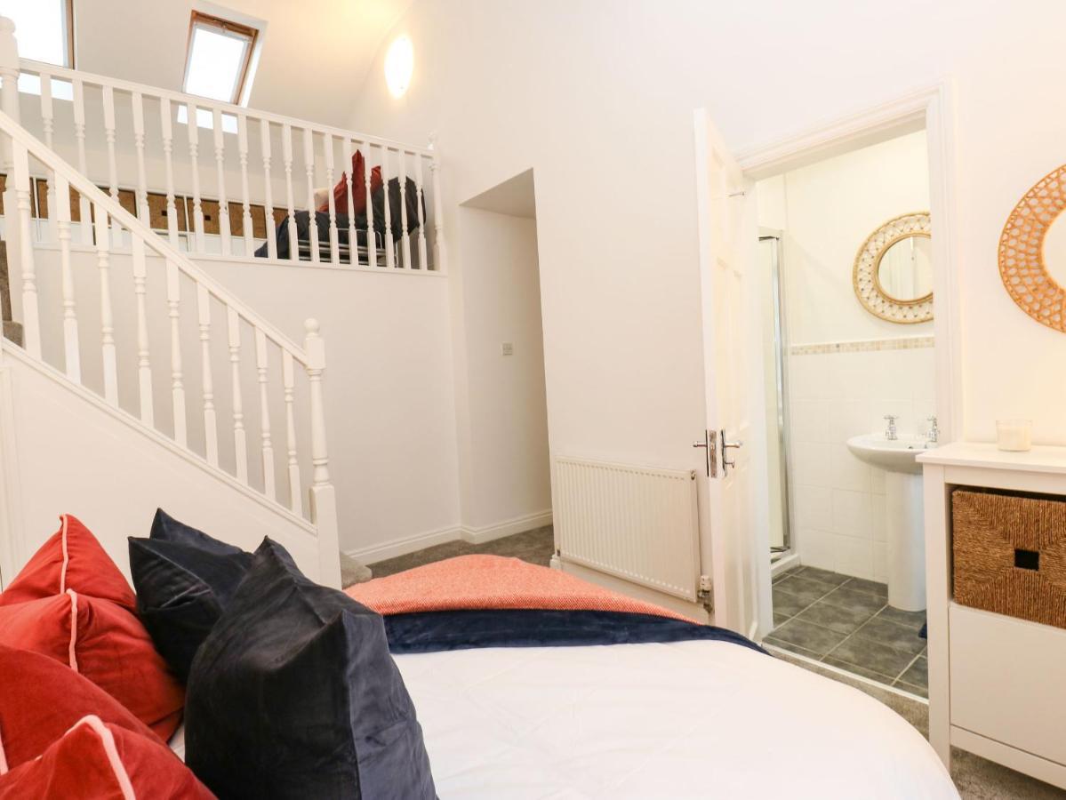 Maple House Villa Тадкастър Екстериор снимка